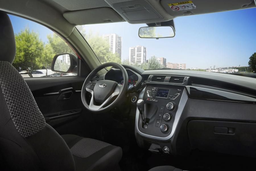 Торпедо Mahindra KUV100 Nxt 2018 года  (EU) (фото 18 из 20)